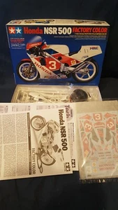 KIT MOTO TAMIYA 14099 HONDA NSR 500 SCALA 1/12 NUOVO APPARE COMP IN SCATOLA - Foto 1 di 4