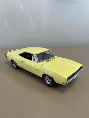 Dodge Charger RT 426 Hemi 1969 escala 1:24 Danbury como nuevo  Foto 1 de 4