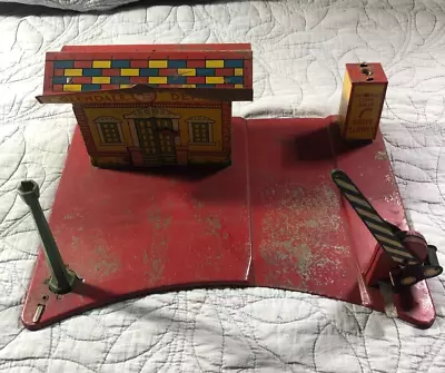 Marx Prewar 1900 Tin Glendale Depot Rarer Red Base - Image 1 of 4