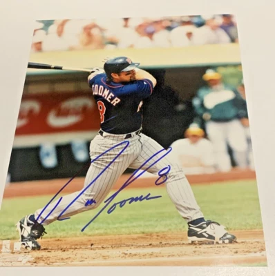Ron Coomer MinnesotaTwins Signed Autograph 8 X 10 Photo - Image 1 of 2