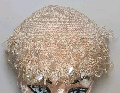 De Colección Años 50 LEE LEON Rosa Flecos Tejido Pastillero Gorro Sombrero Lentejuelas Iridiscentes (K2)  Foto 1 de 4