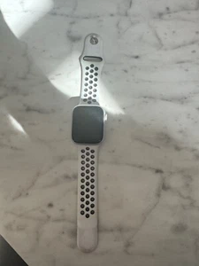 apple watch series 8 45mm silver aluminum nike band - Picture 1 of 6