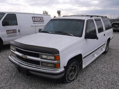 Brazo de control superior delantero derecho usado delantero se adapta a: Chevrolet Suburban 150 1993 Foto 1 de 4
