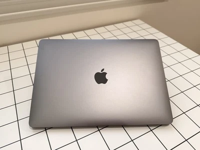 Apple MacBook Air 13-inch Space Gray A1932 I5, 8GB RAM, 128GB SSD - Image 1 of 4