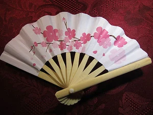 Ventilador de mano personal de brisa fresca de madera y papel con flores mini 4" para niños niñas - Imagen 1 de 1