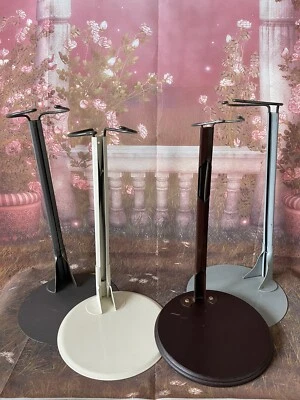 Lot of 4 Stand gray white brown Vintage Antique Doll Poupee Ancienne Bambola - Immagine 1 di 2