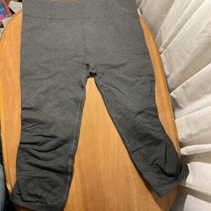 IVIVVA LOVE FLOW GRAY LEGGINGS.  GIRL SIZE 14 - Picture 1 of 5