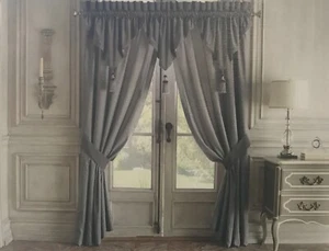 CORTINA SUPERIOR WATERFORD KINSALE PLATINO 50"" X 84"" NUEVA EN PAQUETE ABIERTO - Imagen 1 de 1