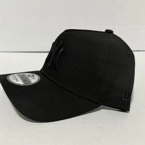 New Era 9Forty New York Yankees Blackout Basic SnapBack Hat - Picture 1 of 11