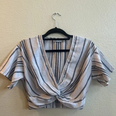Top de verano estilo RD algodón anudado a rayas playa talla mediana mangas aleteadas Foto 1 de 4