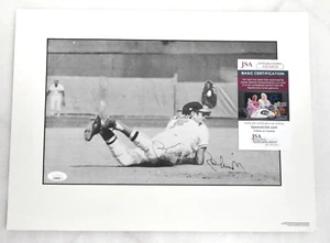 Brooks Robinson Auto/ Signed 12x 15.75" Black White In Action Print JSA Orioles - Picture 1 of 6