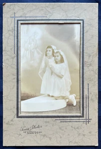 First Holy Communion Two Girls Jesus Image Vintage Photograph - Picture 1 of 2