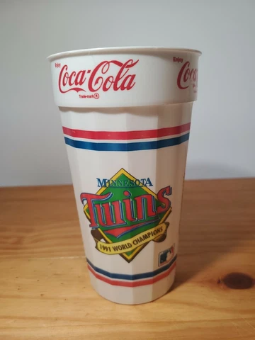 MN. TWINS ..1991 WORLD CHAMPIONS  COCA-COLA PLASTIC GLASS..#2 Cover