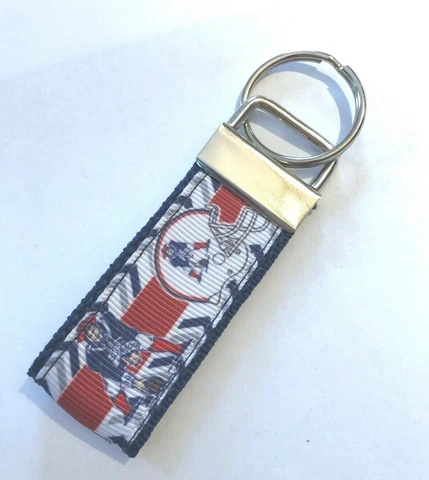 NEW ENGLAND PATRIOTS MINI KEY CHAIN RIBBON KEY FOB, Zipper Pull, Pat Patriot NFL Cover