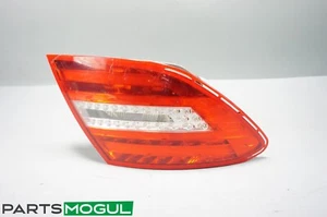 Luz trasera izquierda del lado del conductor 12-14 Mercedes W204 C250 lámpara de luz trasera OEM - Imagen 1 de 8