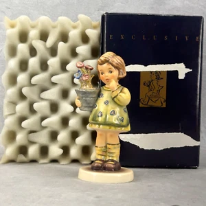 Vintage Hummel Figurine Goebel My Wish Is Small 463 / 0 TMK 7 Club 1992 with Box - Picture 1 of 19