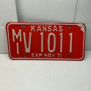 Etiqueta de matrícula Kansas 1971 # V 1011 Miami County número bajo - Imagen 1 de 2