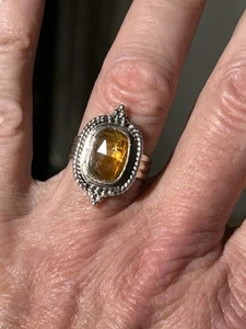Beautiful 925 Sterling Silver Citrine Cocktail Ring Size 7.5 Ribbed Band 6.5g - Picture 1 of 12