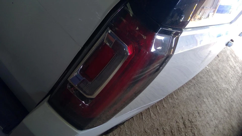 Luz trasera derecha pasajero para 15-20 YUKON 1815109 Foto 1 de 1