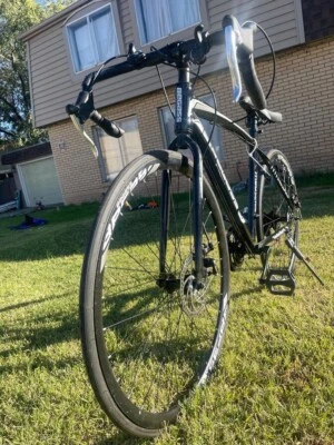 Bicicleta de Carretera Begasso Shimanos Aluminio Suspensión Completa 21Velocidades Frenos de Disco 700c EE. UU. Foto 1 de 4