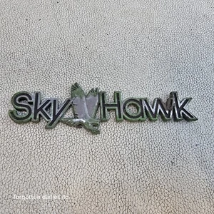 Logotipo de calcomanía insignia emblema Buick Sky Hawk original - Imagen 1 de 2
