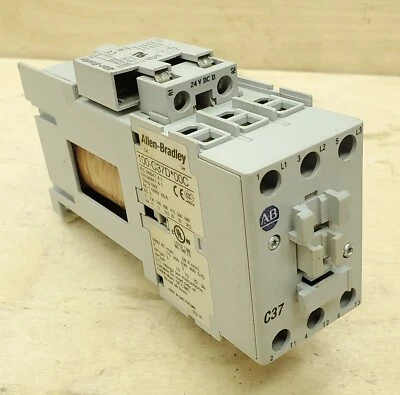 Contactor Allen-Bradley 100-C37D*00C 60 amperios con bobina de 24 VCC nominal 25HP @ 480V NUEVO Foto 1 de 4