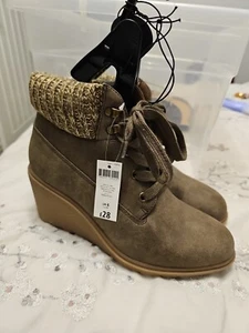 LADIES ANKLE BOOTS WEDGE HEEL SIZE 6 BNWT - Picture 1 of 5
