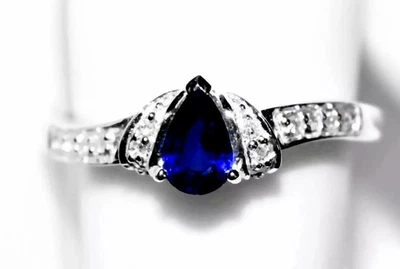 18ct White Gold Ceylon Royal Blue Sapphire & Diamonds Ring Size N7 - Image 1 of 4