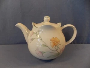 Sadler Teapot "Sweet Pea" Made in England - Picture 1 of 7