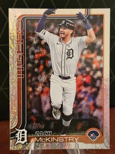 Topps Serie 2 2025 - Zach McKinstry #560 holofoil - Foto 1 di 2