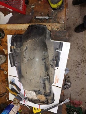 Guardabarros interior trasero Yamaha XS750S 1979  Foto 1 de 4