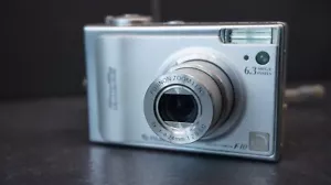Fujifilm FinePix F10 6.3MP Digital Camera - Silver - Picture 1 of 8