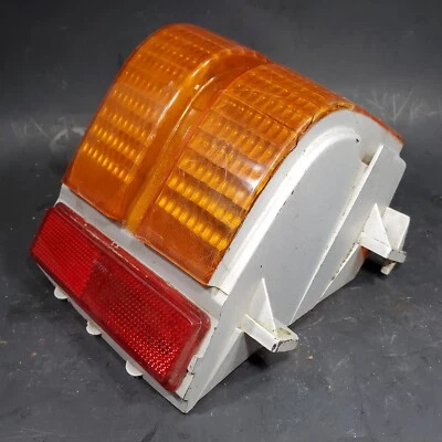 Luz trasera derecha esquina Buick CenturyElectra LeSabre Regal Riviera Skyhawk 1979 Foto 1 de 4