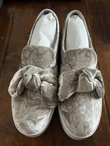 NIB Rebecca Minkoff Stacey Stud Sneakers Putty Crushed Velvet Size 9.5 (M) - Picture 1 of 9