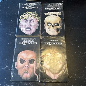 Tales Of The Cthulhu Mythos Vol 1 + 2 H. P. Lovecraft 1973 Vintage Paperback - Foto 1 di 8