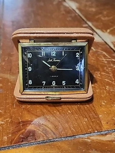 Reloj despertador de viaje plegable MCM Vintage Seth Thomas Alemania cara negra FUNCIONA - Imagen 1 de 13