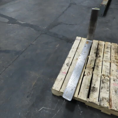 Kenhar 43" x 4" Class II 16" Carriage Mount Pin Lock Forklift Fork Lot Of 1 - Image 1 of 4