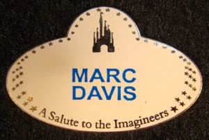 UNE BROCHE ÉTIQUETTE NOMINATIVE SALUT AUX IMAGINATEURS MARC DAVIS ÉPREUVE D'ARTISTE ED 25 ! - RARE ! - Photo 1/9