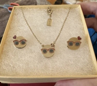 NUEVO Coach Emoji Corazones Gafas Sombreado Collar y Pendiente Conjunto RARO! VHTF! Agotado Foto 1 de 4