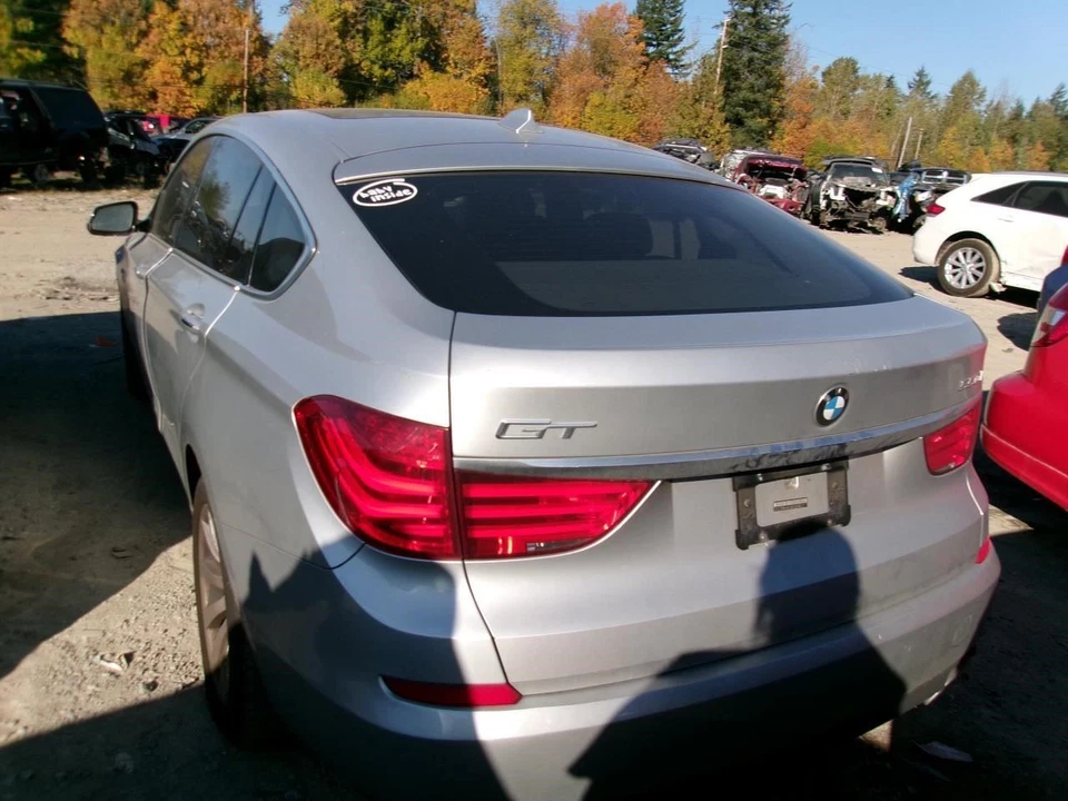 Luz antiniebla de esquina/estacionamiento para pasajeros para BMW 535i GT 10-13 31059466 Foto 1 de 4