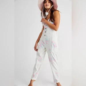 Free People Bluebell Jumper Floral White Jumpsuit lace strap button front flower - Picture 1 of 8