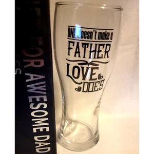 Vaso de cerveza Onebttl "El ADN no hace padre, el amor sí" imperfección en los labios - Imagen 1 de 6