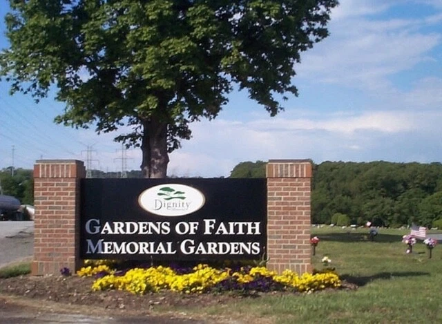 Dos parcelas funerarias, jardines de la fe, Baltimore lado a lado - Sermón del Monte Foto 1 de 1