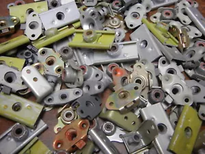 Lot of 100 mixed PLATENUT PLATE AIRCRAFT SELF LOCKING LOCK NUT NUTS - Foto 1 di 3