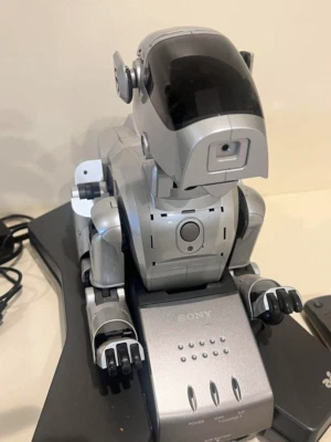 【US Tax In】 JUNK SONY AIBO ERS-111 Entertainment Robot Silver unconfirmed JAPAN - Image 1 of 4