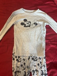 Gap Kids Disney Black and Grey Mickey Mouse Long Sleeve Pajama Set-8 - Picture 1 of 2