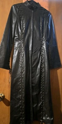 Plumero Charlotte Russe vintage para mujer M negro imitación cuero largo clásico gótico Foto 1 de 4