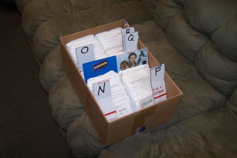 Blockbuster DVD's in Sleeves Titles that Start with the Letters N, O, P, Q and R Foto 1 de 1