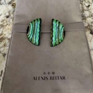 100% Authentic Alexis Bittar Green Multi Malachite Lucite Half Circle Earrings - Picture 1 of 20