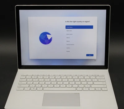 Microsoft Surface Book (i7-6600U CPU @ 2.60GHz-16GB RAM-512GB SSD) - Image 1 of 4